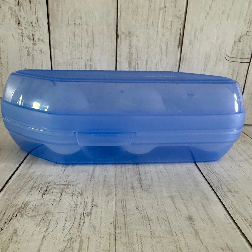 Tupperware Blue 6 Egg Storer Container Hinged Lid Portable Travel Camping 3026A1